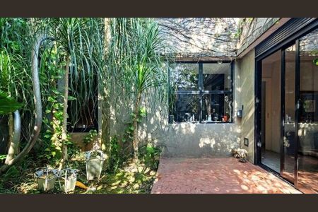 Casa à venda com 2 quartos, 220m² em Alto de Pinheiros, São Paulo