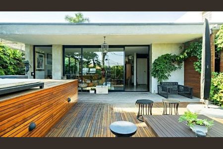 Casa à venda com 2 quartos, 220m² em Alto de Pinheiros, São Paulo