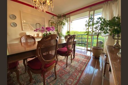 Apartamento à venda com 2 quartos, 219m² em Cerqueira César, São Paulo