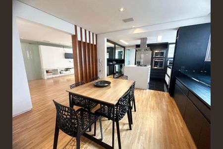 Apartamento à venda com 3 quartos, 180m² em Cerqueira César, São Paulo