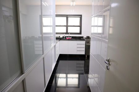 Apartamento à venda com 2 quartos, 172m² em Chácara Itaim, São Paulo