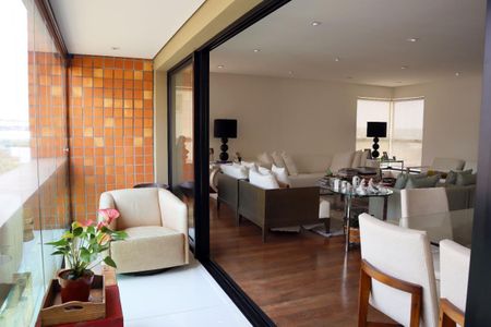 Apartamento à venda com 2 quartos, 172m² em Chácara Itaim, São Paulo