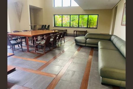 Apartamento à venda com 4 quartos, 240m² em Vila Nova Conceição, São Paulo
