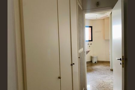 Apartamento à venda com 240m², 4 quartos e 4 vagas