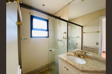 Apartamento à venda com 4 quartos, 240m² em Vila Nova Conceição, São Paulo