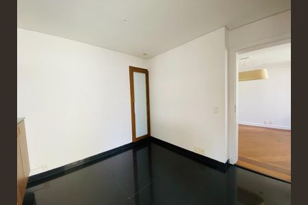 Apartamento à venda com 4 quartos, 240m² em Vila Nova Conceição, São Paulo
