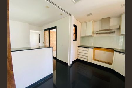 Apartamento à venda com 240m², 4 quartos e 4 vagas