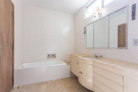 Apartamento à venda com 220m², 3 quartos e 2 vagas