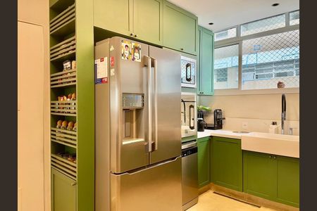 Apartamento à venda com 191m², 3 quartos e 1 vaga