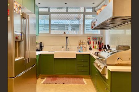 Apartamento à venda com 191m², 3 quartos e 1 vaga