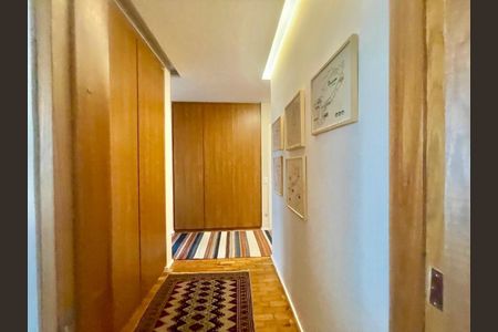 Apartamento à venda com 191m², 3 quartos e 1 vaga