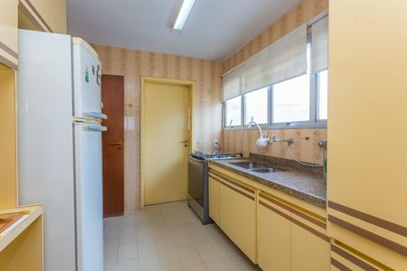 Apartamento à venda com 203m², 4 quartos e 2 vagas