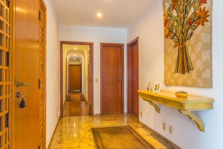 Apartamento à venda com 203m², 4 quartos e 2 vagas