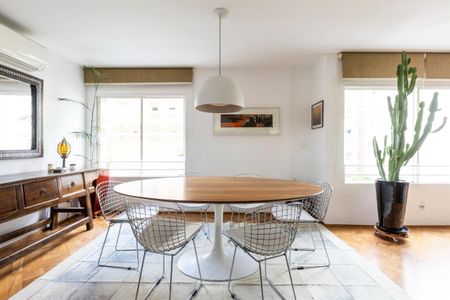Apartamento à venda com 180m², 2 quartos e 1 vaga