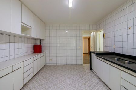 Apartamento à venda com 275m², 4 quartos e 2 vagas