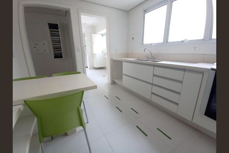 Casa de condomínio à venda com 414m², 3 quartos e 3 vagas