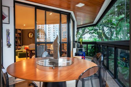 Apartamento à venda com 3 quartos, 201m² em Jardim Paulista, São Paulo