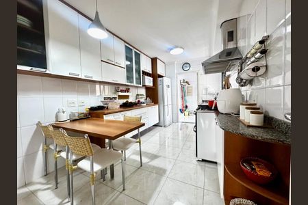 Apartamento à venda com 128m², 4 quartos e 2 vagas