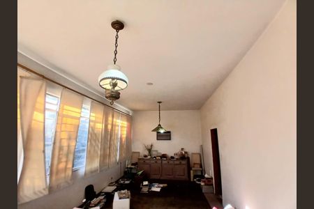 Casa à venda com 203m², 2 quartos e 2 vagas
