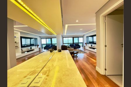 Apartamento à venda com 168m², 3 quartos e 3 vagas