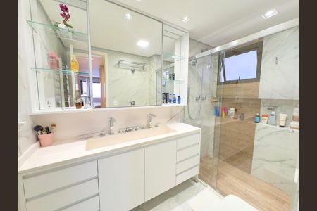 Apartamento à venda com 168m², 3 quartos e 3 vagas