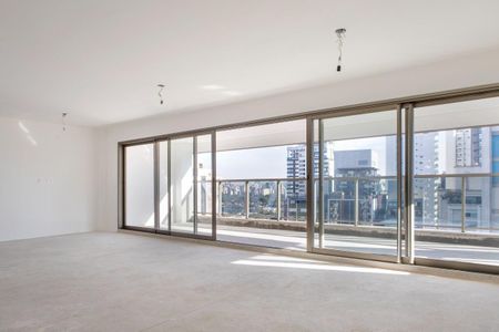 Apartamento à venda com 3 quartos, 213m² em Cerqueira César, São Paulo