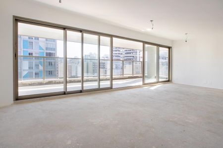 Apartamento à venda com 3 quartos, 213m² em Cerqueira César, São Paulo