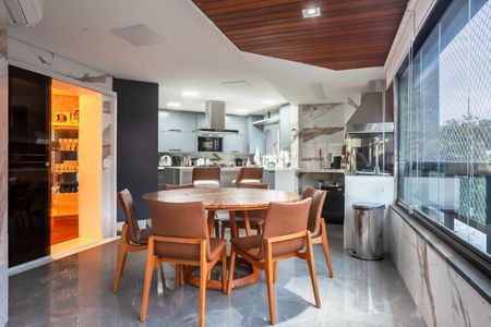 Apartamento à venda com 4 quartos, 359m² em Vila Madalena, São Paulo