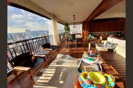 Apartamento à venda com 255m², 4 quartos e 4 vagas