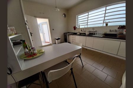 Casa à venda com 176m², 2 quartos e 3 vagas