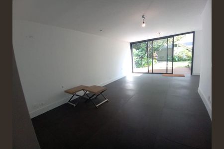 Casa à venda com 4 quartos, 410m² em Alto de Pinheiros, São Paulo