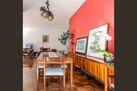 Casa à venda com 3 quartos, 210m² em Pacaembu, São Paulo