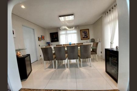Apartamento à venda com 203m², 4 quartos e 2 vagas