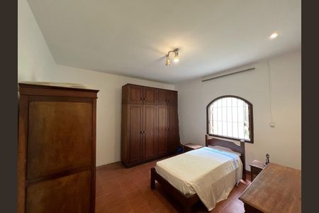 Casa à venda com 231m², 2 quartos e 1 vaga