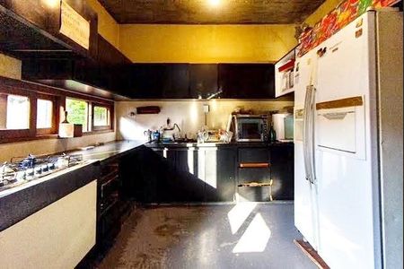 Casa à venda com 5 quartos, 710m² em Alto de Pinheiros, São Paulo