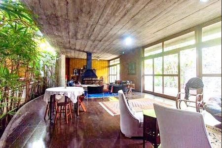 Casa à venda com 5 quartos, 710m² em Alto de Pinheiros, São Paulo