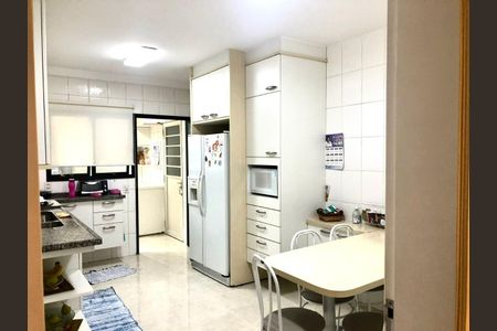 Apartamento à venda com 170m², 4 quartos e 3 vagas
