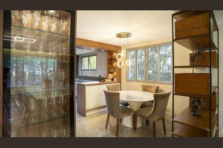 Casa de condomínio à venda com 450m², 4 quartos e 4 vagas