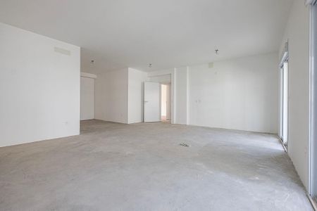 Apartamento à venda com 240m², 3 quartos e 4 vagas Apartamento à venda com 240m², 3 quartos e 4 vagasSuíte 1