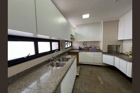 Apartamento à venda com 364m², 3 quartos e 5 vagas