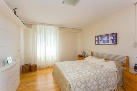 Apartamento à venda com 403m², 4 quartos e 4 vagas
