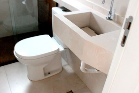 Casa à venda com 110m², 3 quartos e 2 vagas Casa à venda com 110m², 3 quartos e 2 vagasBanheiro 2