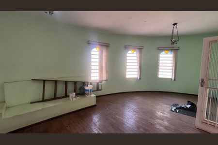 Casa à venda com 170m², 3 quartos e 3 vagas Casa à venda com 170m², 3 quartos e 3 vagasSala