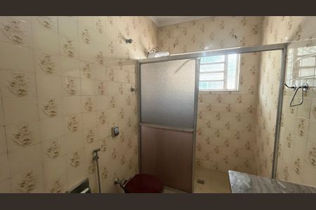 Casa à venda com 170m², 3 quartos e 3 vagas Casa à venda com 170m², 3 quartos e 3 vagasBanheiro