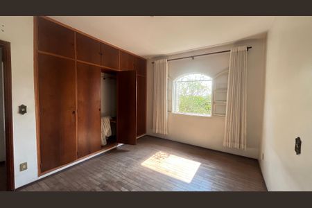 Casa à venda com 170m², 3 quartos e 3 vagas Casa à venda com 170m², 3 quartos e 3 vagasSuíte