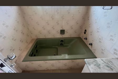 Casa à venda com 170m², 3 quartos e 3 vagas Casa à venda com 170m², 3 quartos e 3 vagasBanheiro da Suíte