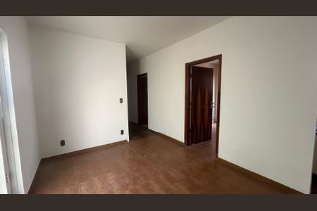 Casa à venda com 170m², 3 quartos e 3 vagas Casa à venda com 170m², 3 quartos e 3 vagasSala