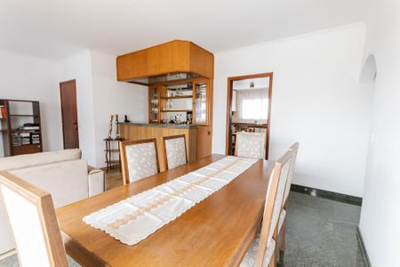 Apartamento à venda com 117m², 3 quartos e 2 vagas Apartamento à venda com 117m², 3 quartos e 2 vagasSala