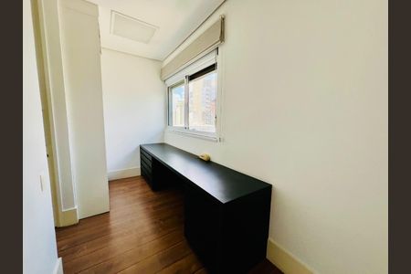 Apartamento à venda com 180m², 2 quartos e 2 vagas