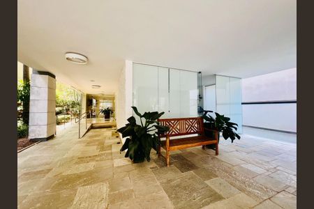Apartamento à venda com 180m², 2 quartos e 2 vagas